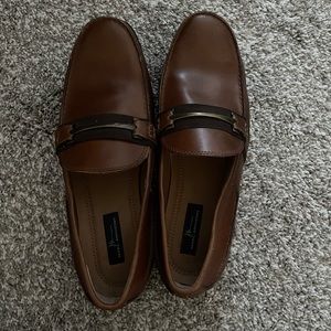 Brand new, never been worn Marc Anthony dress shoes. Size 10.